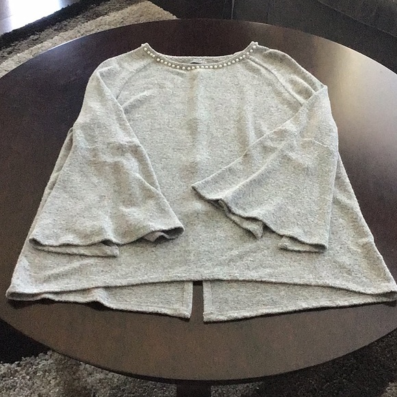 NWOT beautiful detailed sweater - Picture 4 of 6